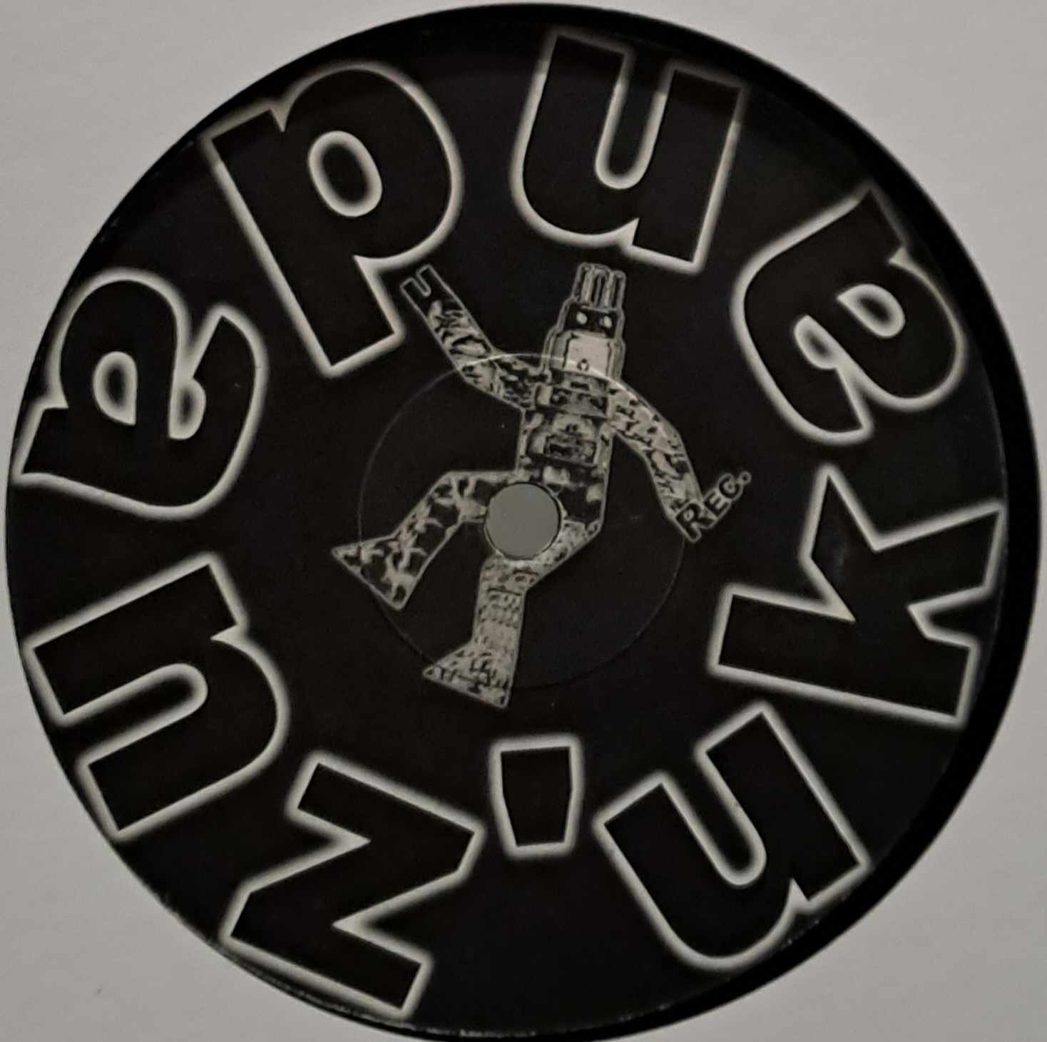 Ukandanz 01 - vinyle freetekno